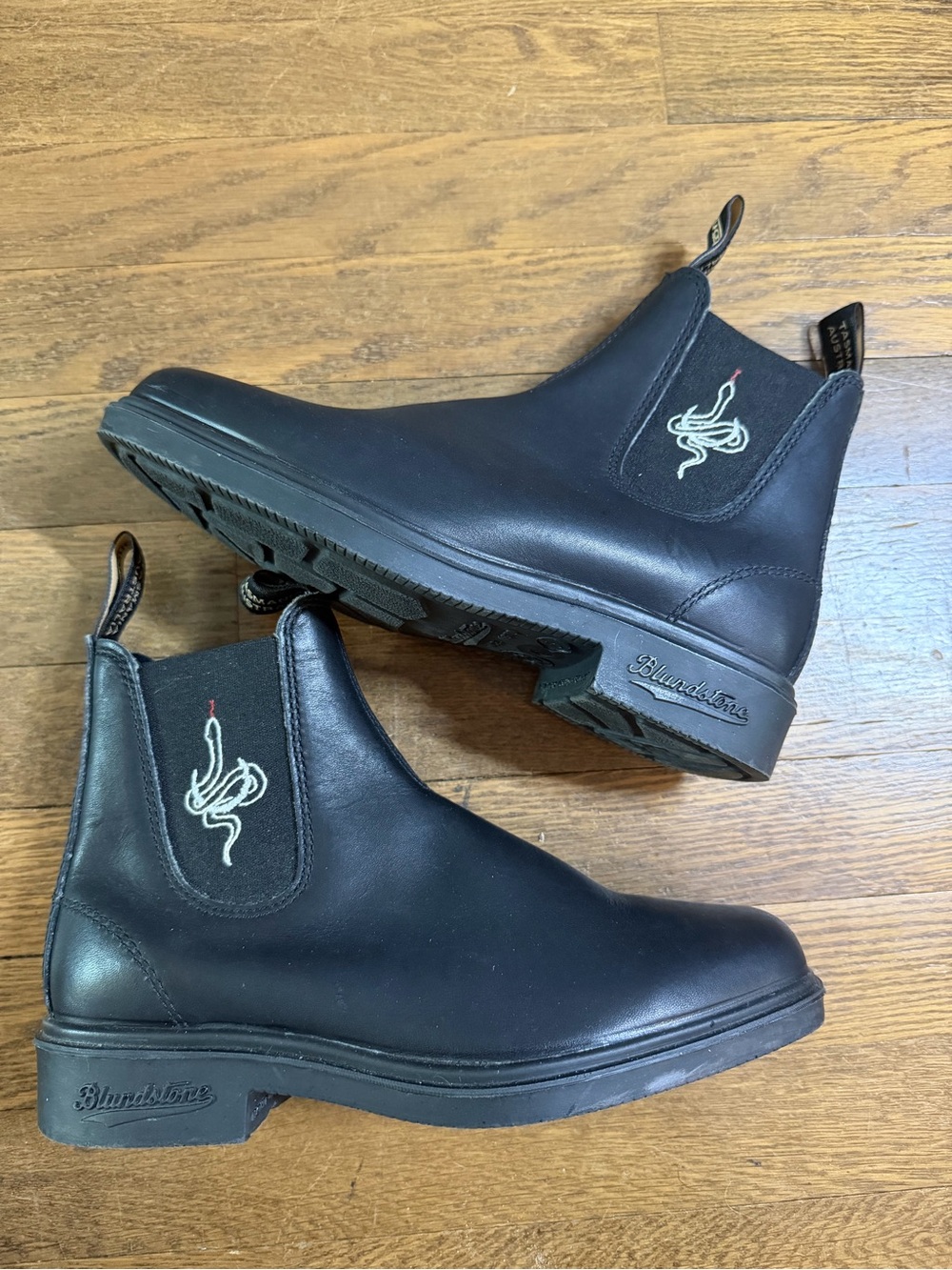 Blundstone with embroidery